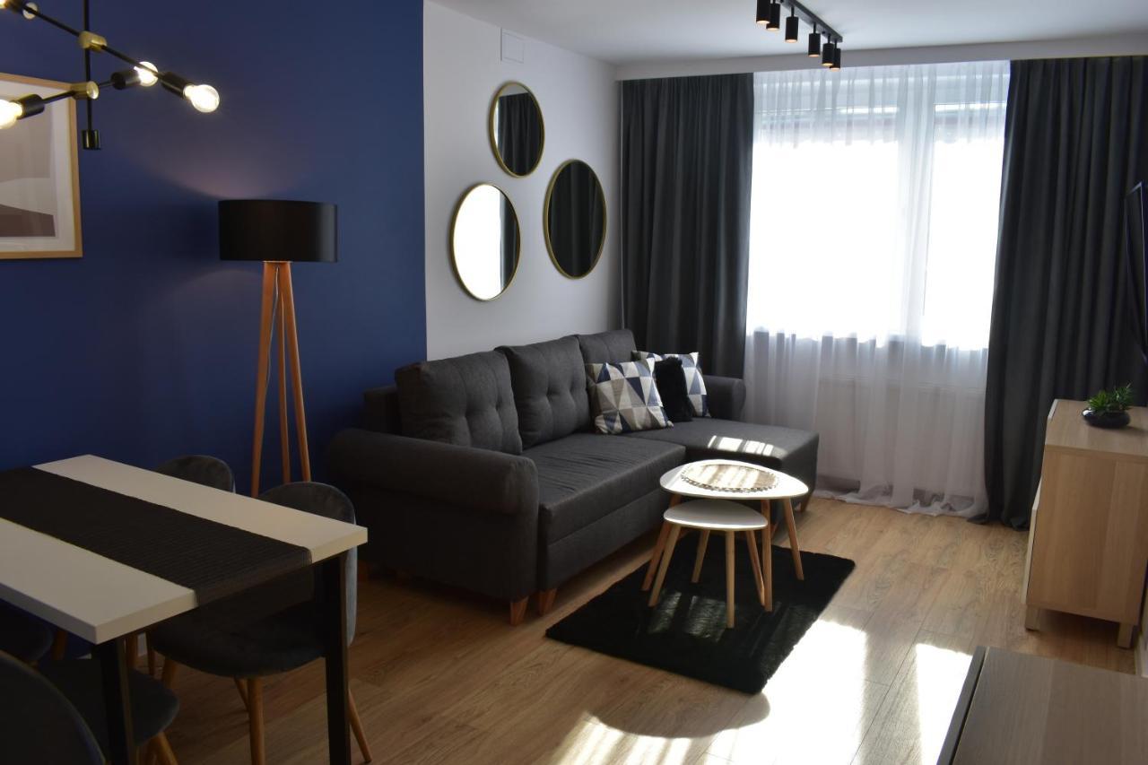 Apartament W Centrum Przy Parku Na Wyspie Piła Extérieur photo