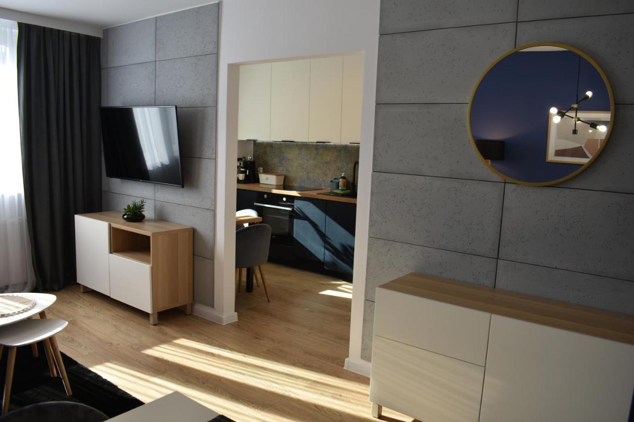 Apartament W Centrum Przy Parku Na Wyspie Piła Extérieur photo